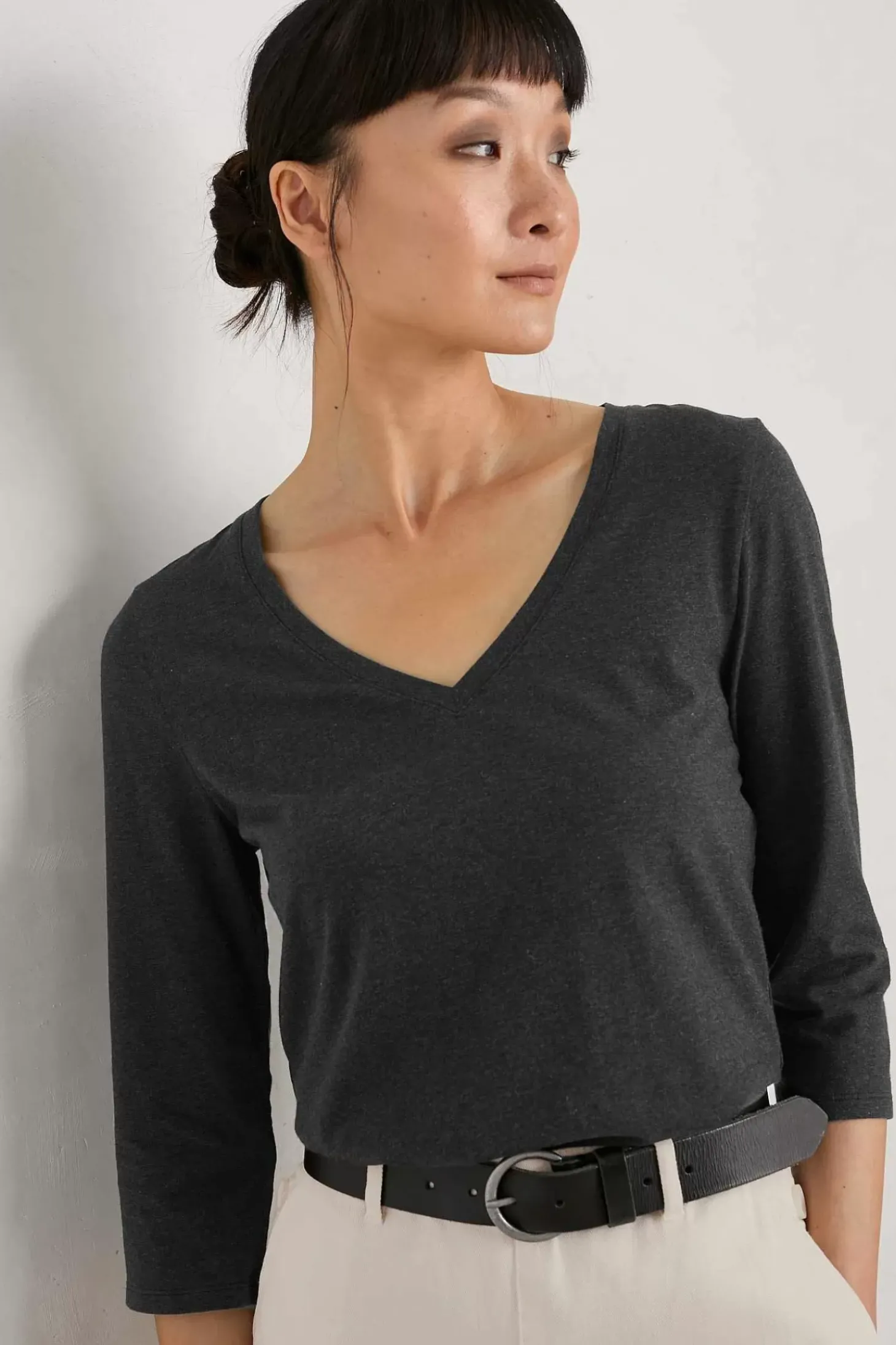 Alighting 3/4 Sleeve V-Neck Jersey Top