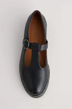 Daisy Trail Leather Shoes